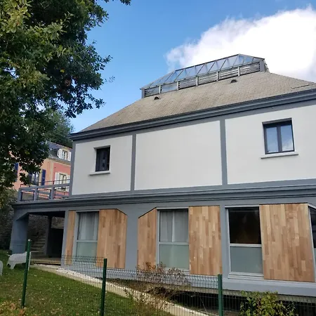 Апартаменты Les Bains Le Rheun